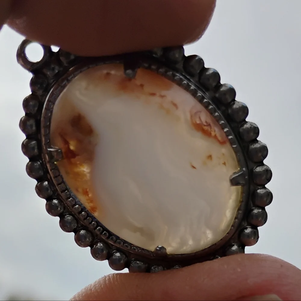 Vintage Natural Crazy Laced Agate Pendant Silver Plated Gemstone Orange White - Picture 6 of 9